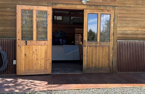 Penn Valley Apartment | Rustic Studio Getaway Pet Friendly