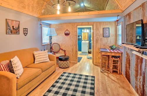 Fletcher Apartment | Rustic Studio in Fletcher’s Quiet Countryside!