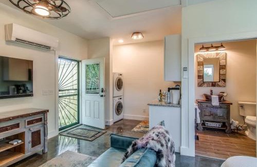 Edgehill Apartment | Rustic Studio Walkable to Music Row! by Stay Local Nashville