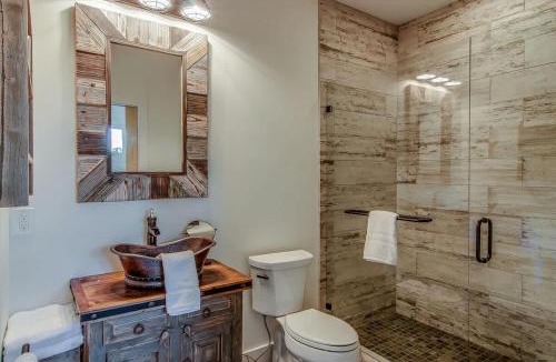 Edgehill Apartment | Rustic Studio Walkable to Music Row! by Stay Local Nashville