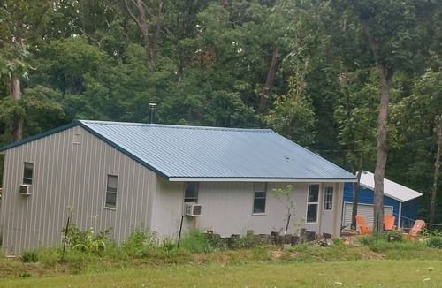 Ste Genevieve Cabin | Rustic, stylish cabin close to wineries and State Parks in Ste. Genevieve County
