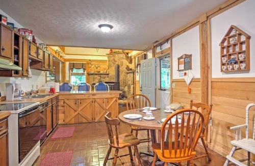 Taswell House | Rustic Taswell Cabin: Grill + Walk to Patoka Lake!