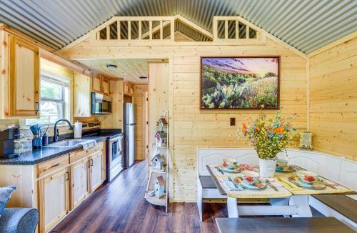 Weatherford House | Rustic Texas Getaway with Grill on 30 Acres