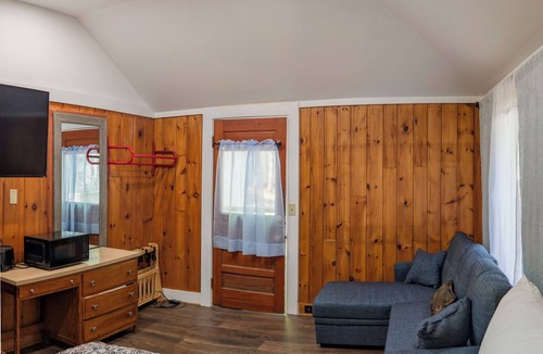 Salsbury Cove Cabin | Rustic Traditional Cabin Cabin 10B