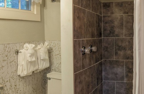 Salsbury Cove Cabin | Rustic Traditional Cabin Cabin 10B