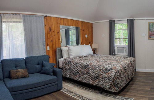 Salsbury Cove Cabin | Rustic Traditional Cabin Cabin 10B