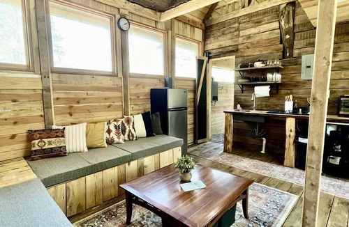 Boles House | Rustic Tree House Nestled in the Heart of Ouachita National Forest, Arkansas