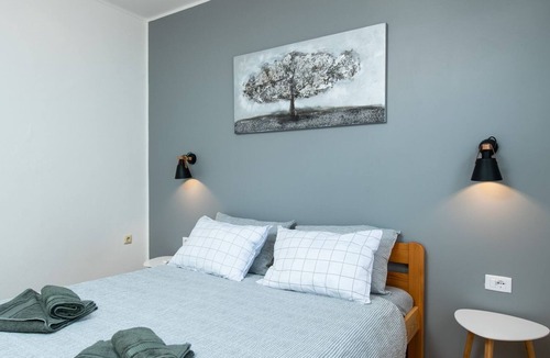Mali Vareski House | Rustic vacation home with private pool, air conditioning, WiFi