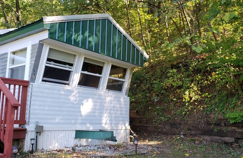 Ferryville House | Rustic Vacation Rental on Pool 9 (Over looking the River)