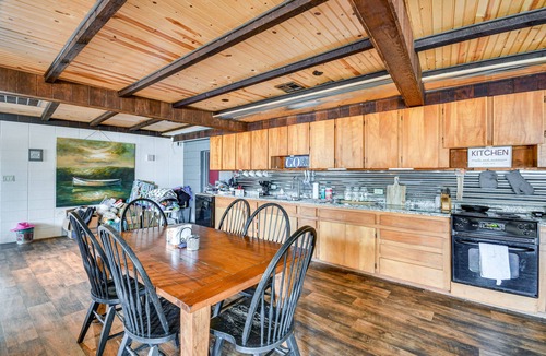 Valley Cottage | Rustic Valley Cottage w/Swim Dock on Lake Harding