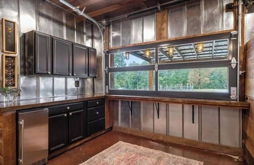 Denver House | Rustic Valley/TN River-Kentucky Lake Retreat. Sleeps 8.