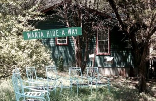 Marble Falls Cottage | Rustic Victorian-Style Cottage Rental with Clawfoot Bathtub on Hamilton Creek, Texas