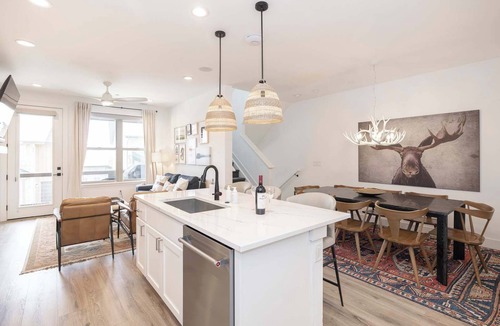 Rendezvous Condo | Rustic Views | Hot Tub | Game