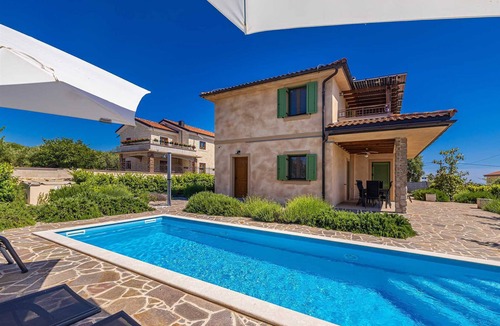Linardici House | Rustic Villa BELLAMARE with pool