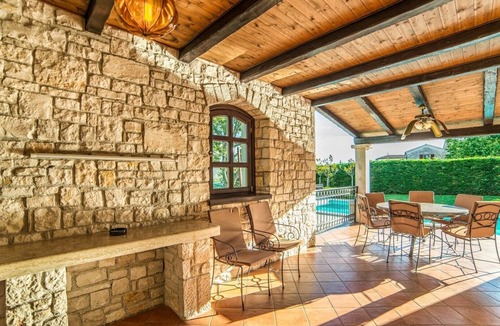 Strpacici Villa | Rustic Villa Romana with pool and sauna