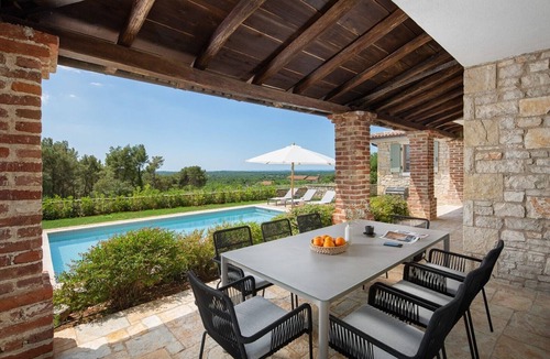 Sveti Lovrec Villa | Rustic Villa Rorripa & Reichardia with 2 pools, bbq, pets, family
