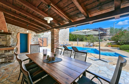 Susnjici Villa | Rustic Villa Simone with pool for 8 persons is located 8 km from Porec