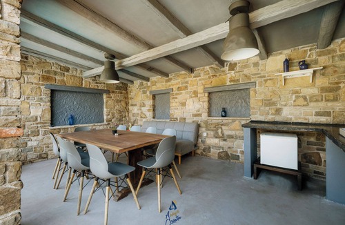 Makovci Villa | Rustic Villa with a Pool for 10 guests