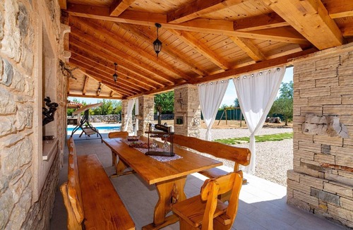 Stankovci Villa | Rustic Villa with Pool near Krka Park