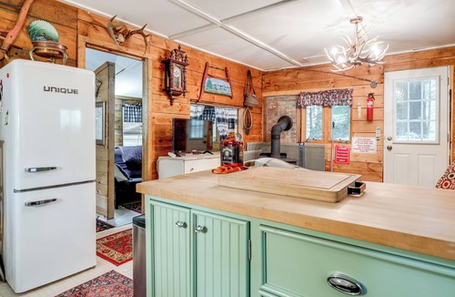 Weare Apartment | Rustic Waterfront Cottage w/Fire Pit & Kayaks