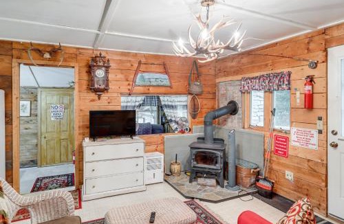 Weare Apartment | Rustic Waterfront Cottage w/Fire Pit & Kayaks