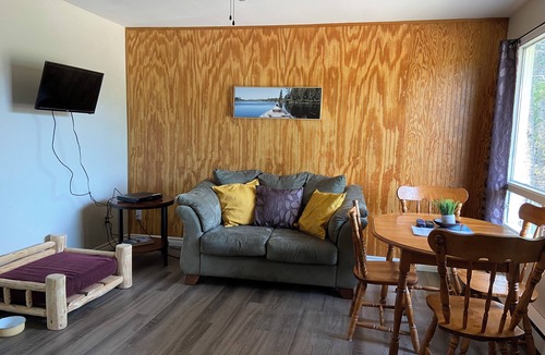 Port Blandford Cabin | Rustic Wave Cottages-Cabin #4