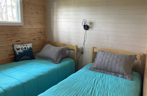 Port Blandford Cabin | Rustic Wave Cottages-Cabin #5