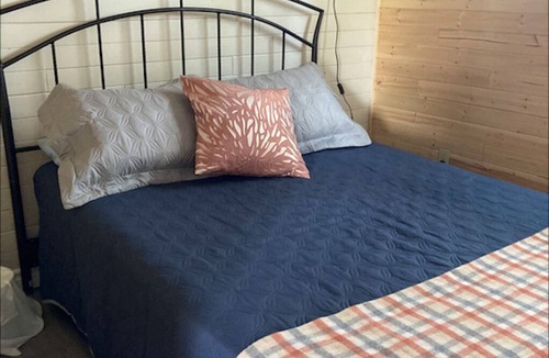 Port Blandford Cabin | Rustic Wave Cottages-Cabin #5