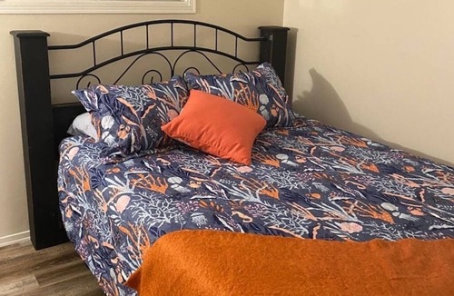 Port Blandford Cabin | Rustic Wave Cottages-Cabin #7