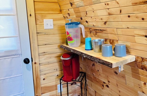 Port Blandford Cabin | Rustic Wave Cottages-Glamping Pod#4