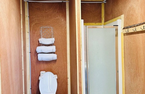 Port Blandford Cabin | Rustic Wave Cottages-Glamping Pod#4