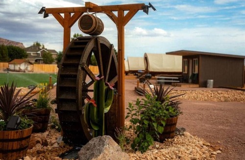 Colorado City Cabin | Rustic Western Cabin with shared Sauna