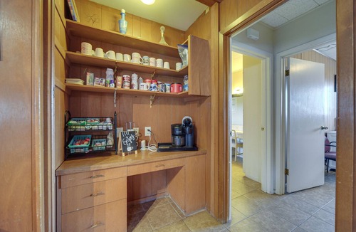 Llano House | Rustic & Western House on Lake - Swim & Fish!