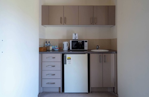 Labertouche House | Rustic Winery Villa | Queen Bed Room 4 with En-Suite