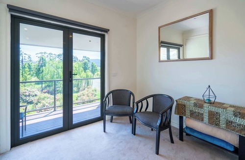 Labertouche House | Rustic Winery Villa | Queen Bed Room 4 with En-Suite