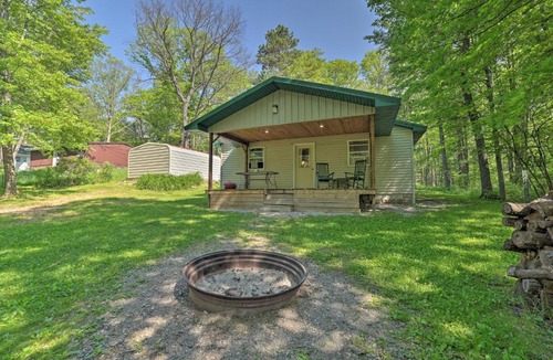 Mio House | Rustic Wooded Retreat with Fire Pit, Near Trails!