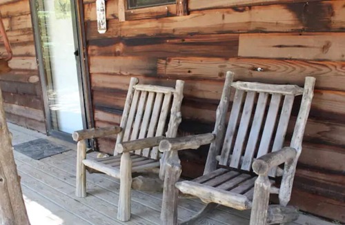 Sulphur Cabin | Rustic Woodland Cabin