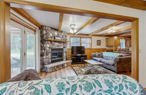 Friendship House | Rustic Woodland Retreat- Unit A