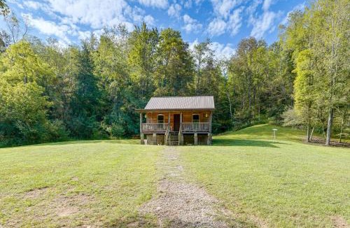 Palestine House | Rustic, Woodsy Cabin in Palestine w/Pool Table!