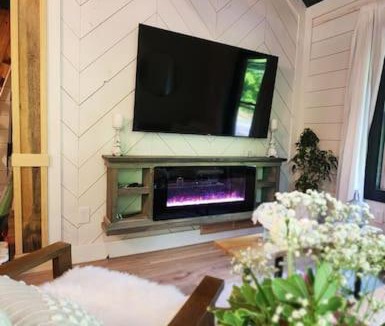 Lake Desolation House | Rustica Retreats Cottage