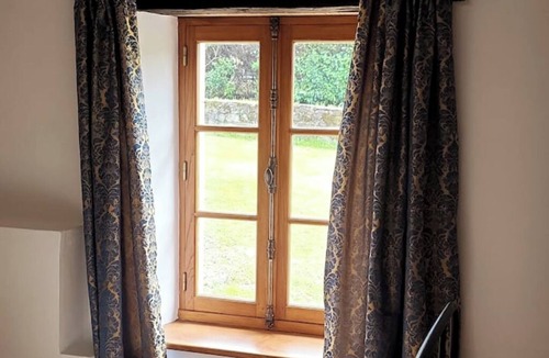 Villeneuve d'Aveyron Cottage | Rustig uniek gelegen vakantiehuis