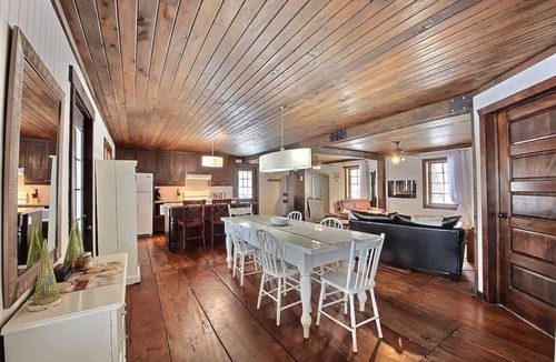 Jonquiere Ski Chalet | Rustik | Tavata Chalets | Cachet ancestrale