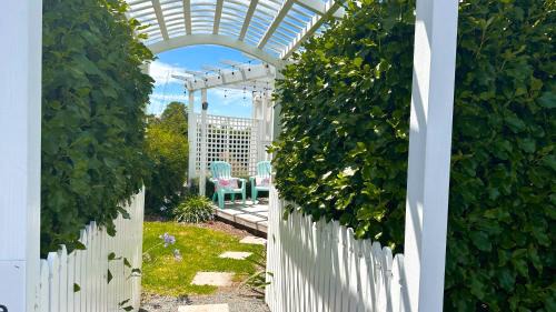 Tamahere Ski Chalet | Rustling Oaks NZ Tropical Tiny House