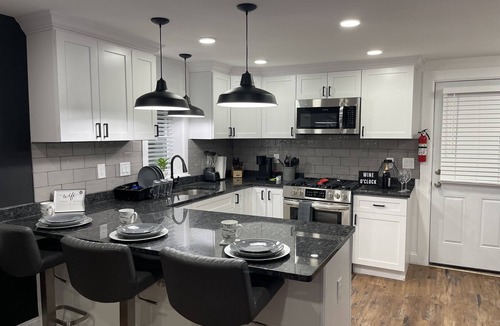 Rahway Apartment | Rutgers University, Dream Mall, NYC