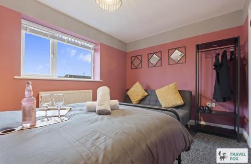 Newark upon Trent House | Ruth's House With Parking