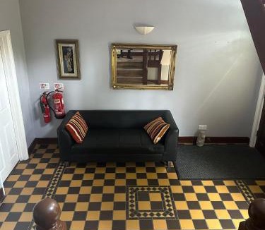 Cray Valley East House | Ruxley Rooms