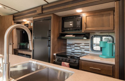 Kenora Resort | RV 2 Enjoy Lake Sunsets w/38' Bunkhouse at the Beach