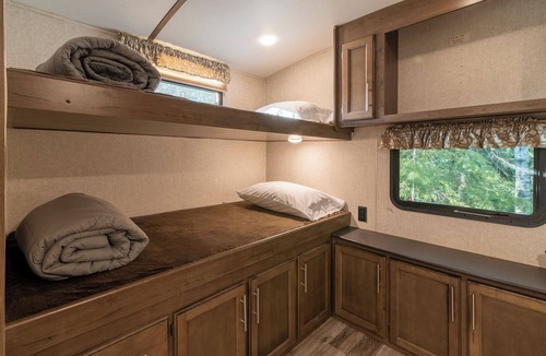 Kenora Resort | RV 2 Enjoy Lake Sunsets w/38' Bunkhouse at the Beach