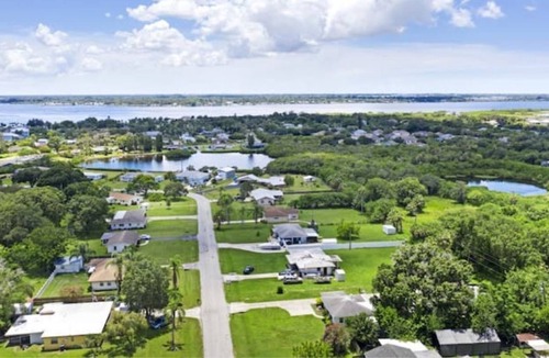 Ellenton RV Rental | Rv/camper site with all hookups