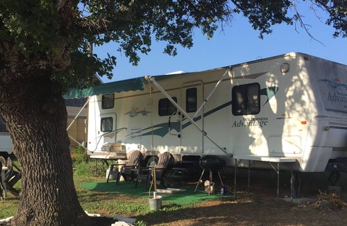 Buchanan Dam House | RV ,lake access , Swimming Pool & kayaks may be shared , Sleeps 4!